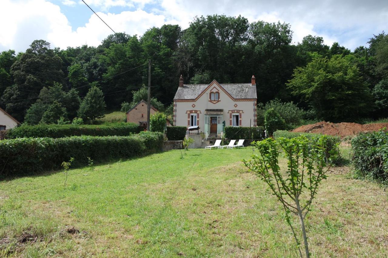 Domaine Du Pavillon Gite 15 Personnes Issy-l'Eveque Екстер'єр фото