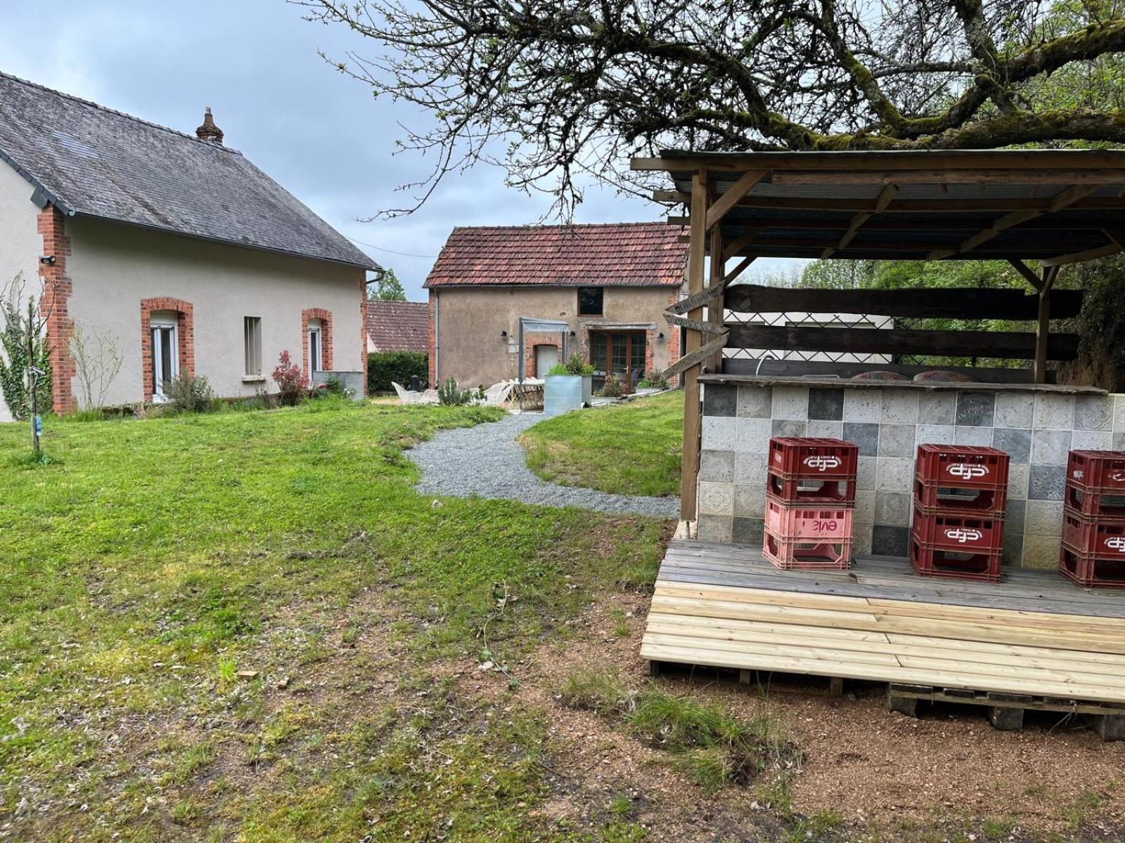 Domaine Du Pavillon Gite 15 Personnes Issy-l'Eveque Екстер'єр фото