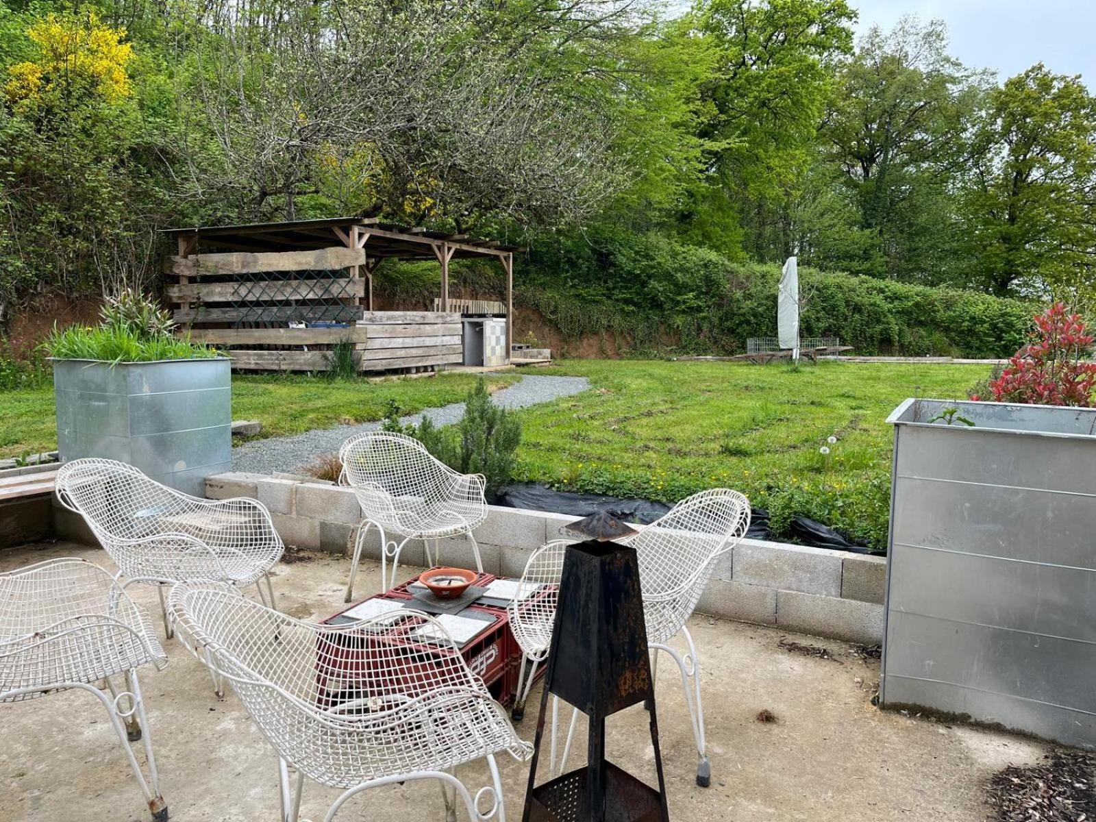Domaine Du Pavillon Gite 15 Personnes Issy-l'Eveque Екстер'єр фото